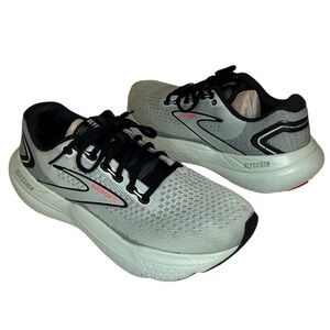Brooks Glycerin 21 size‎ 10 women’s sneakers. Excellent used condition.